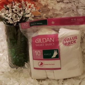 BRAND NEW Gildan Ladies Ankle Socks: White Sz 4-10